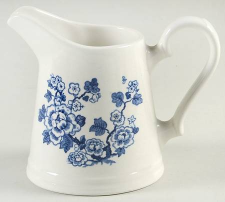 Kyoto Blue and White Creamer