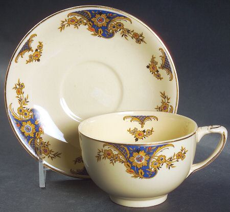 Lorna Flat Cup & Saucer Set