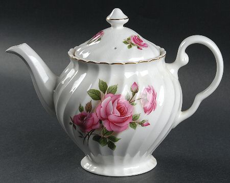 Lynmere Teapot & Lid