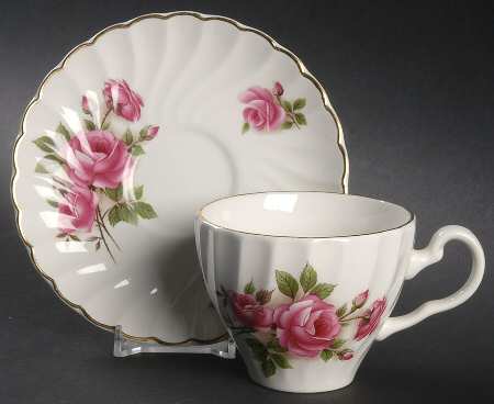 Lynmere Flat Cup & Saucer Set