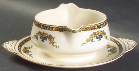 Marjorie Gravy Boat with Attached Underplate