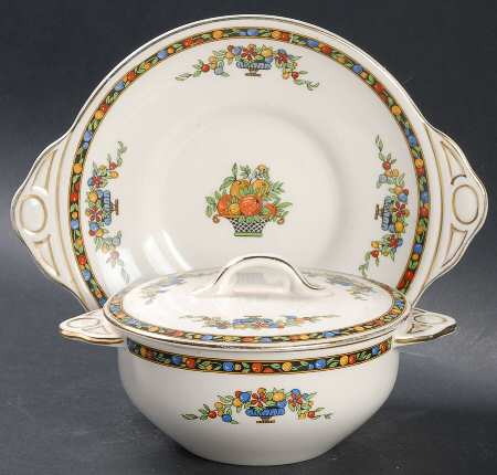 Marjorie Cream Soup Bowl & Saucer Set with Lid