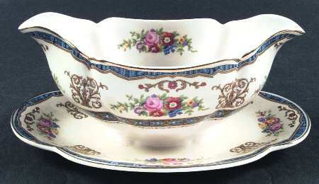 The Marquis (Pareek) Gravy Boat with Attached Underplate