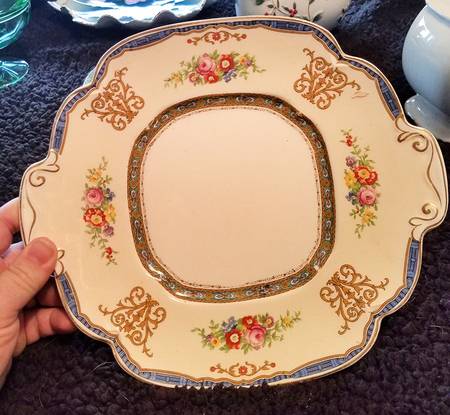 The Marquis (Pareek) Square Handled Cake Plate
