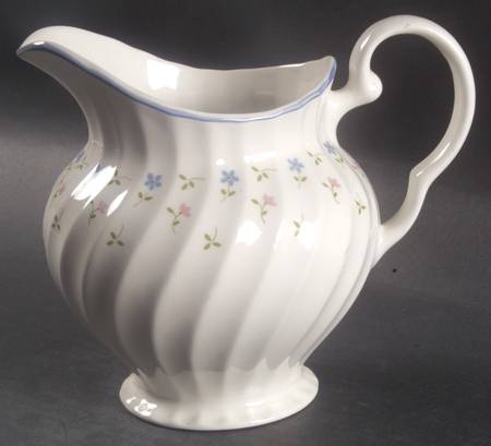 Melody 32 Oz Pitcher