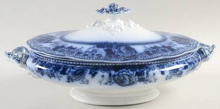 Montana (Flow Blue) Oval Covered Vegetable