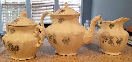 Neapolitan Teapot & Lid