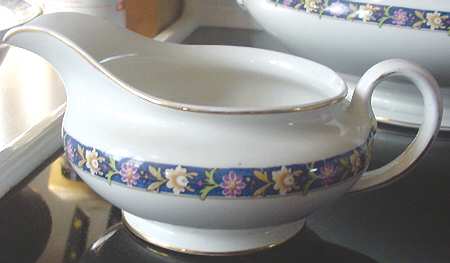 Oakworth Gravy Boat with Attached Underplate