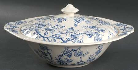 Old Bradbury Blue (Cream Background) Round Covered Vegetable