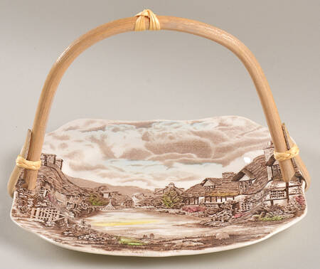 Olde English Countryside Brown Multicolor 5 3/8"-5 5/8" Bamboo Handled Serving Plate  HC