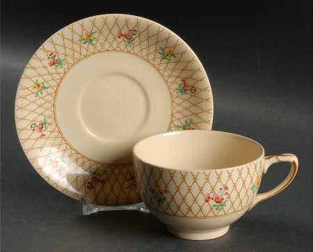Old English Trellis Flat Cup & Saucer Set