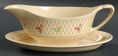 Old English Trellis Gravy Boat & Underplate/Relish