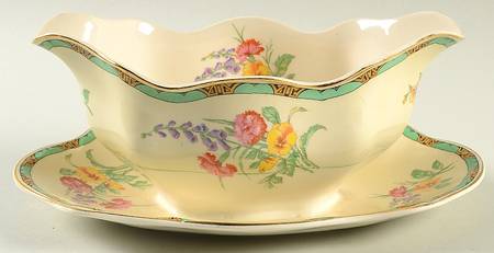 Ontwood Gravy Boat with Attached Underplate