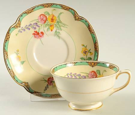 Ontwood Footed Cup & Saucer Set