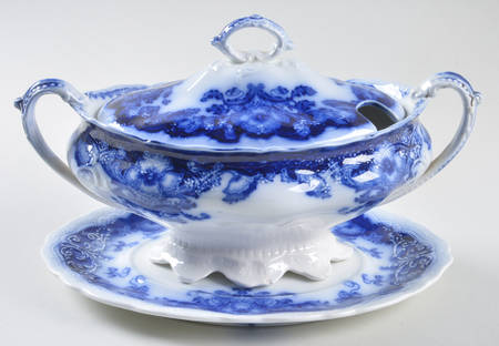 Oregon (Flow Blue) Sauce Boat & Lid with Underplate