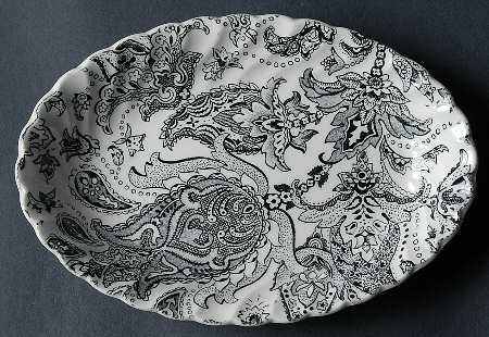 Paisley Black Relish/Gravy Underplate