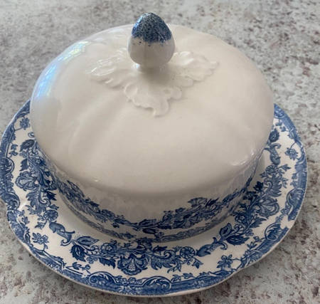 Persian Tulip Blue 1/4 Lb Covered Butter
