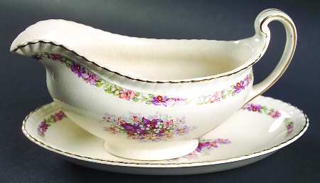 Queen's Bouquet Gravy Boat & Underplate/Relish