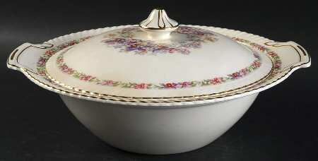 Queen's Bouquet Round Covered Vegetable