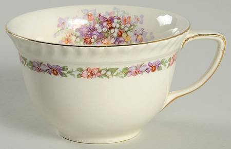 Queen's Bouquet Oversized Cup