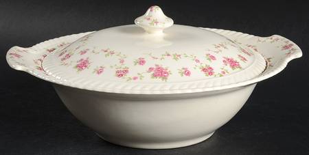 Rambler Rose Round Covered Vegetable