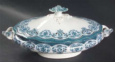 Regent (Aqua Design, Gold Accent) Oval Covered Vegetable