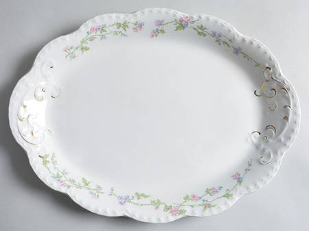 The Regent 14" Oval Serving Platter