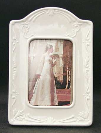 Richmond White Frame-Holds 5" X 7"
