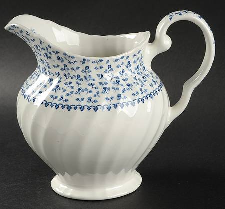 Rose Bouquet Blue 32 Oz Pitcher