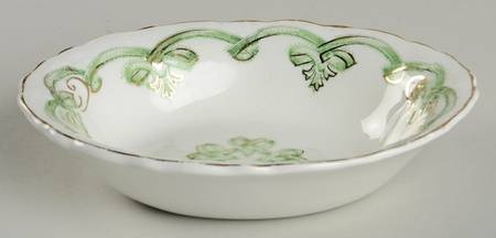 Rolland Green Oval Fruit/Dessert Bowl
