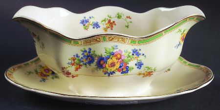Romance (Scallop) Gravy Boat with Attached Underplate