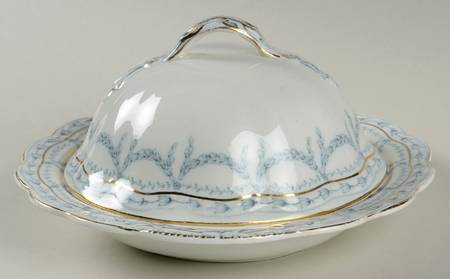 Sanoma Round Covered Butter