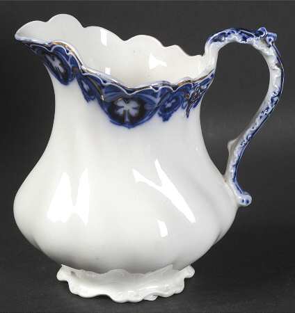 Savoy (Flow Blue, Gold Accent) 32 Oz Pitcher