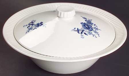 Scandia Blue Round Covered Vegetable