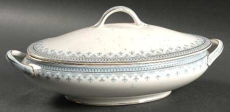 Senora Oval Covered Vegetable