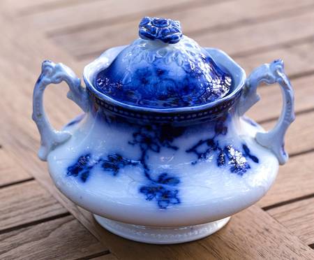 St Louis (Flow Blue) Sugar Bowl & Lid