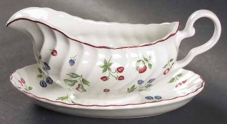 Sweetbriar Gravy Boat & Underplate/Relish