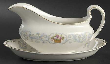 The Tarifa Gravy Boat & Underplate/Relish