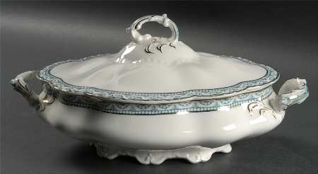 Touraine Oval Covered Vegetable