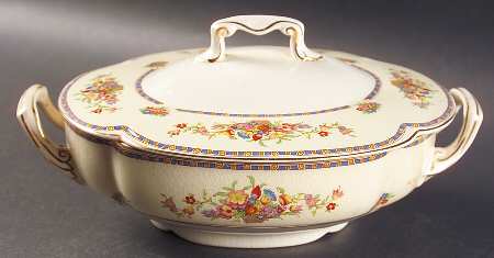 Victoria (Floral Basket) Oval Covered Vegetable