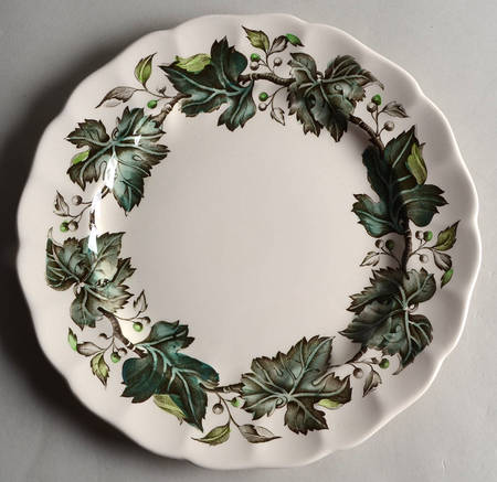 Vintage Cream (Green Ivy & Berries) Luncheon Plate