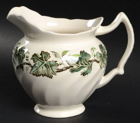 Vintage Cream (Green Ivy & Berries) 32 Oz Pitcher