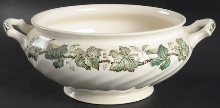 Vintage Cream (Green Ivy & Berries) Tureen No Lid