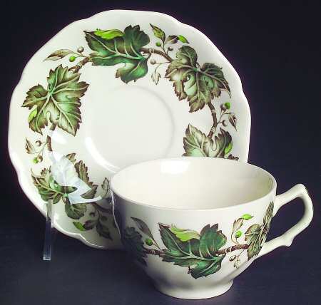 Vintage Cream (Green Ivy & Berries) Flat Cup & Saucer Set