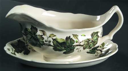 Vintage Cream (Green Ivy & Berries) Gravy Boat & Underplate/Relish