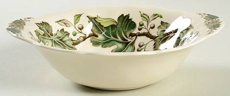 Vintage Cream (Green Ivy & Berries) Lugged Cereal Bowl by Johnson Brothers