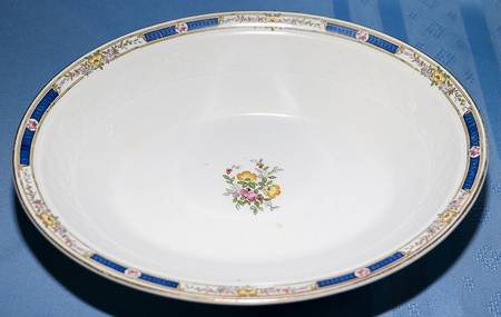 Vincent 9" Oval Vegetable Bowl
