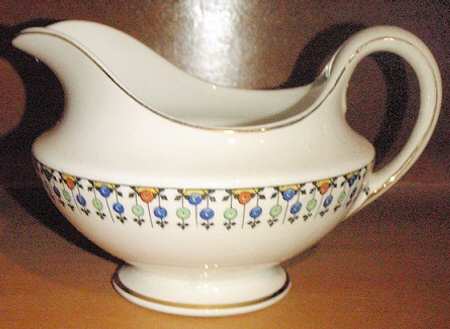 Vogue (Basket Center) Creamer