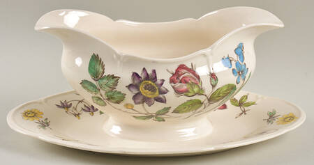 Wakefield Gravy Boat with Attached Underplate