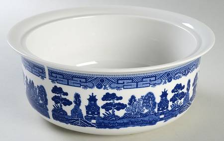 Willow Blue (Made in England, Earthenware, Newer) 2 Qt Round Covered Casserole No Lid